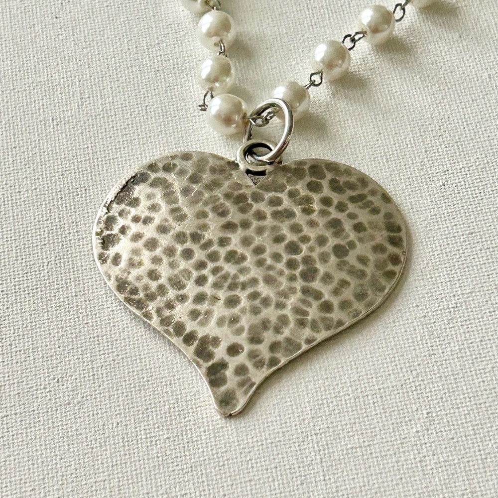 Glass pearls Elegant Silver Heart Pendant Necklace - Picture 3 of 8
